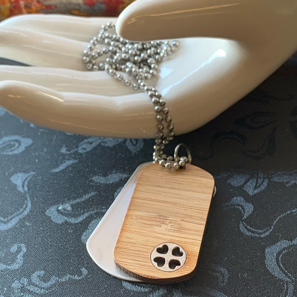 NWOT DOGTAGS METAL GROMMET embellished Necklace